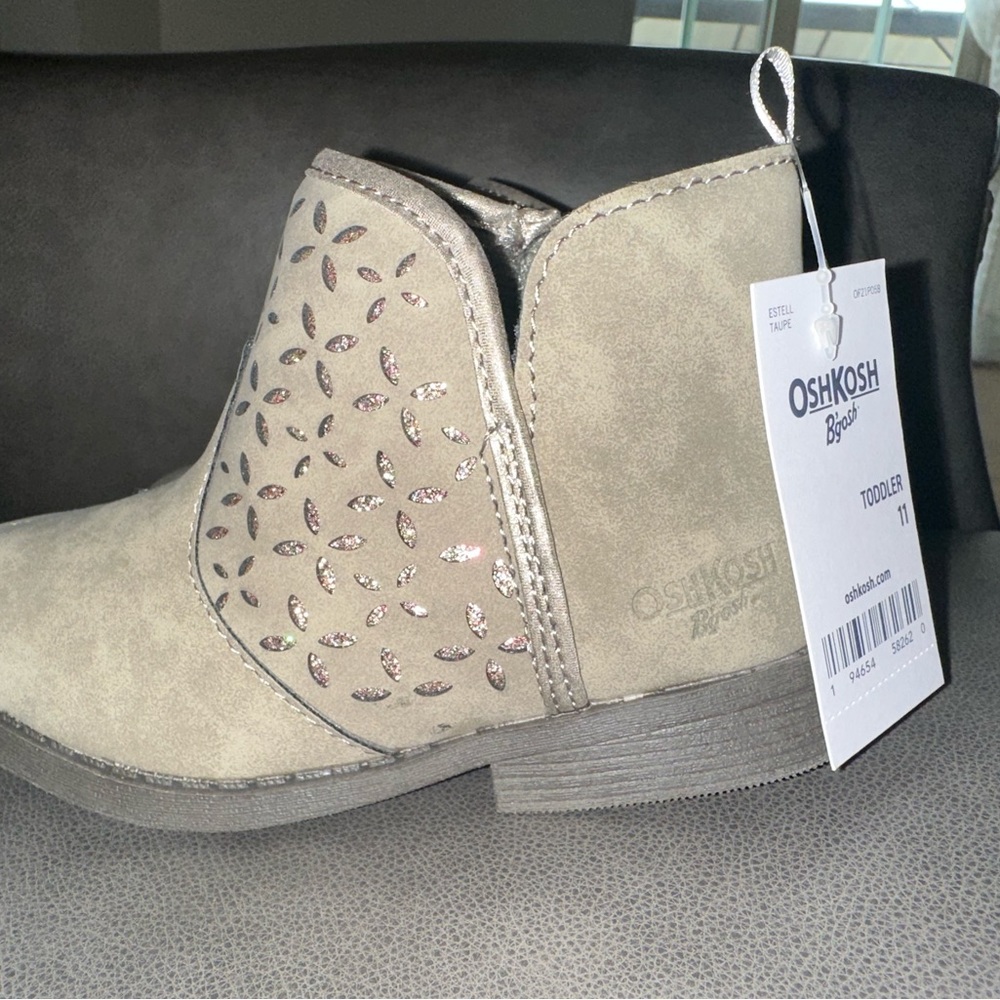 Girl boots